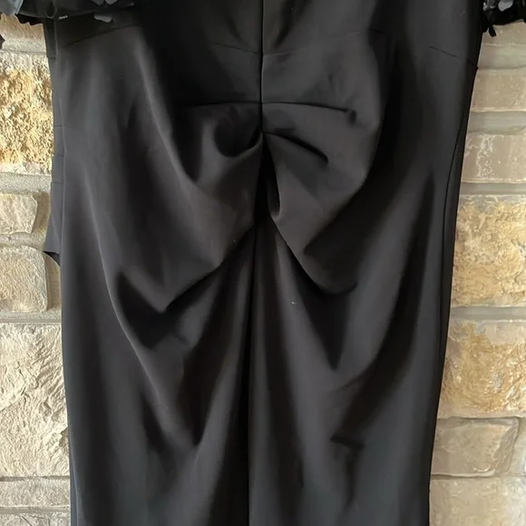 Xscape "MELANIE" 3D FLORAL SLEEVE SCUBA CREPE GOWN Black Size 16 - Picture 15 of 16